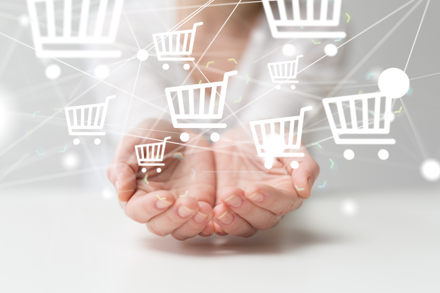 考えている男性の画像